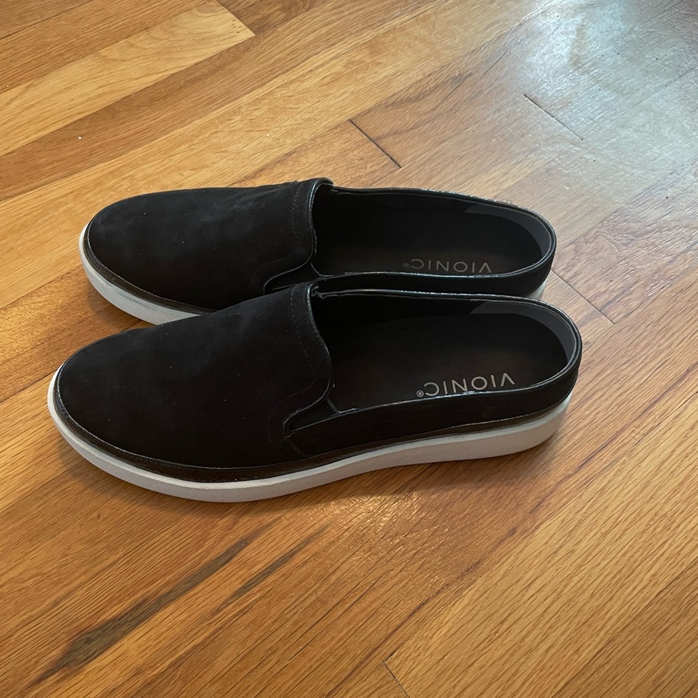 Vionic Women’s Black Slip-Ons - Picture 3 of 7